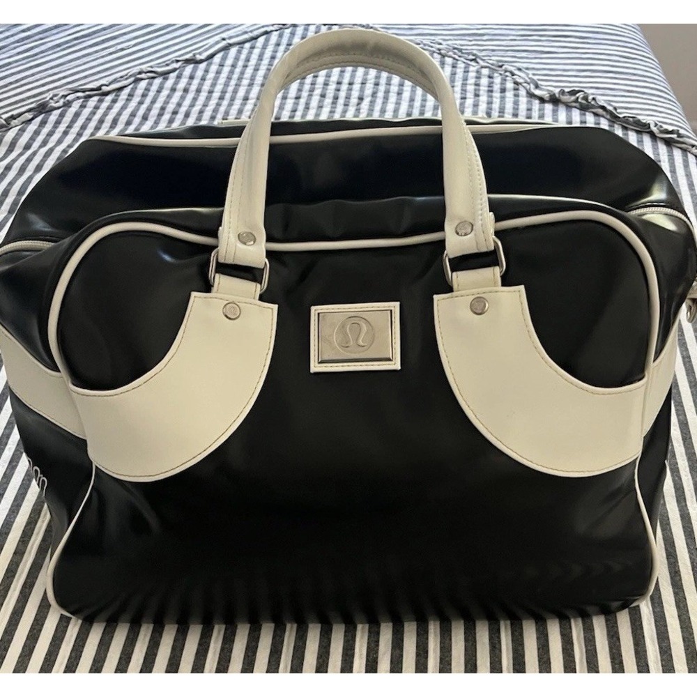Lululemon Vintage Gym Weekend Bag Bowler Style Black White Floral Lining *Rare - Picture 15 of 16